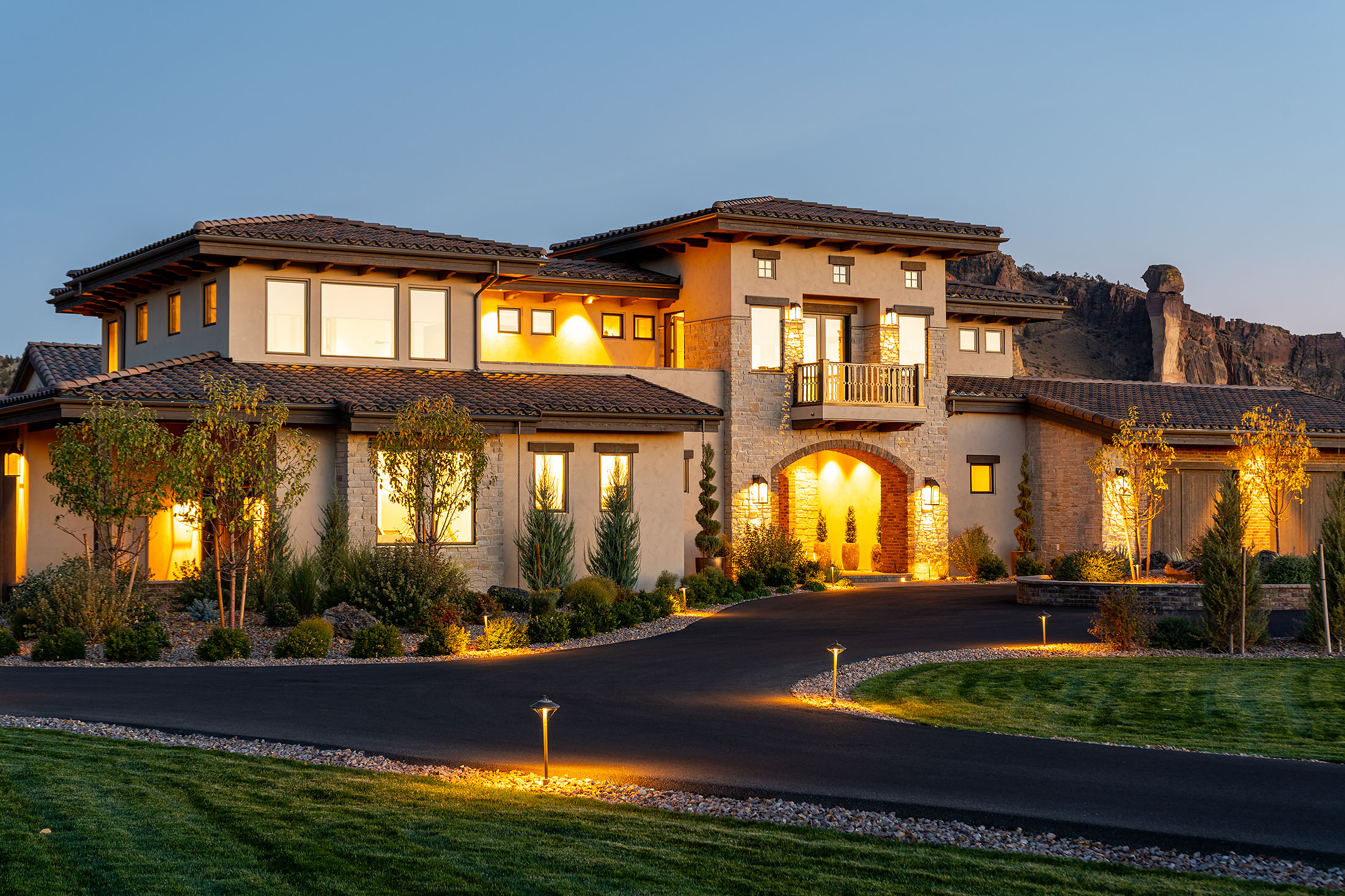 Sunrise-built Tuscan-inspired Cliff Side Ranch Estate at Ranch at the Canyons above the Crooked River canyon, Terrebonne, Oregon